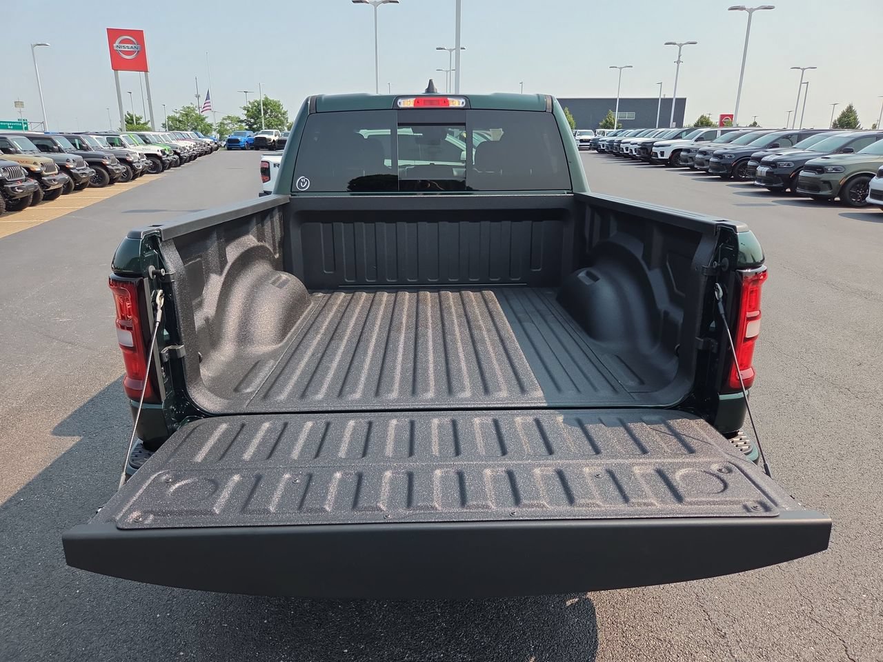 New 2026 RAM 1500 Express AWD/4WD image 7