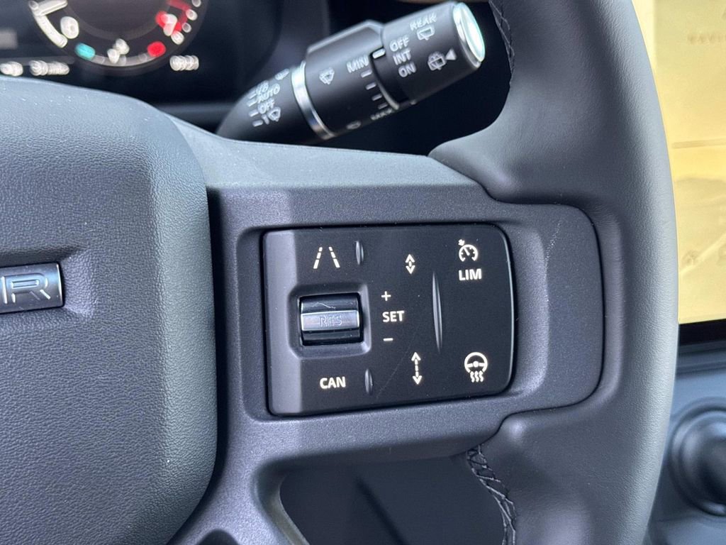 New 2026 Land Rover Defender 110 X-Dynamic SE image 28