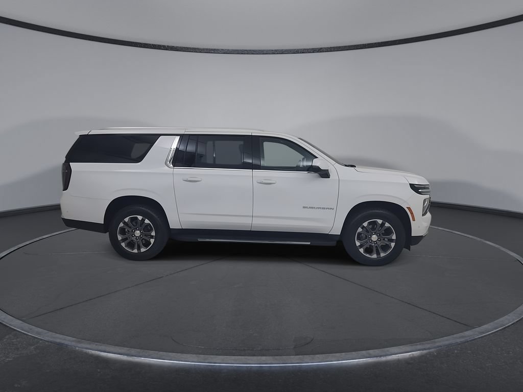 Used 2025 Chevrolet Suburban LT w/ Comfort Package AWD/4WD image 18