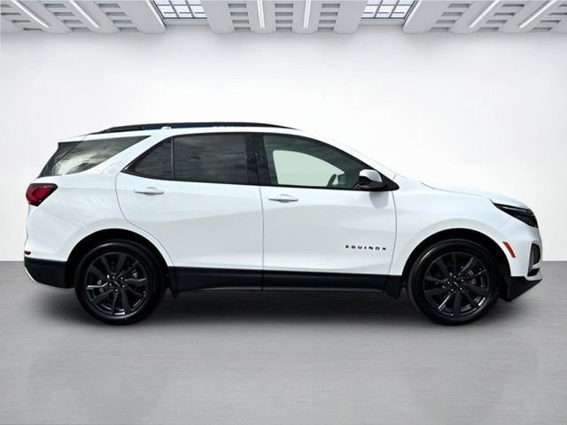Used 2024 Chevrolet Equinox RS AWD/4WD image 3