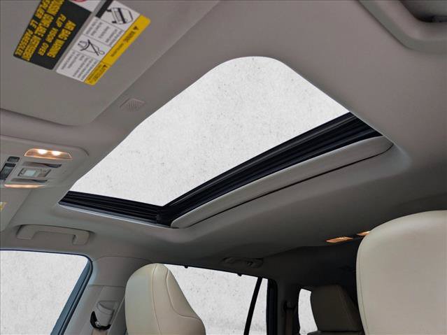 Used 2022 Toyota Highlander XLE FWD image 16