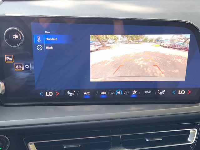 Used 2026 Chevrolet Traverse LT FWD image 6