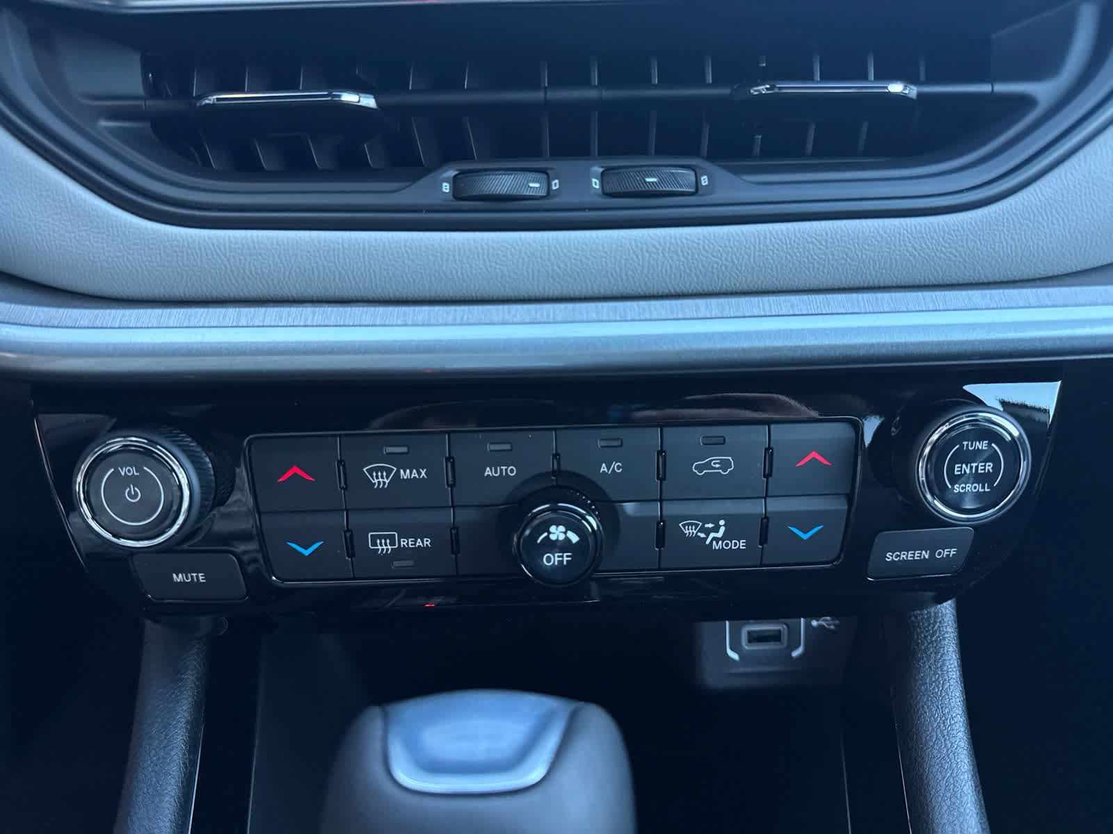 New 2026 Jeep Compass Limited AWD/4WD image 24