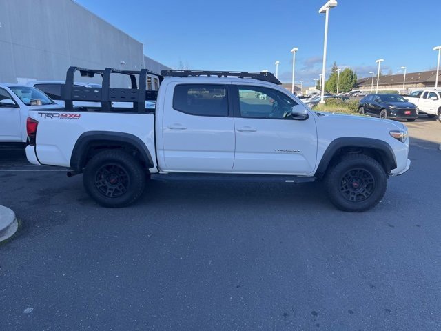 Used 2018 Toyota Tacoma TRD Off-Road image 4