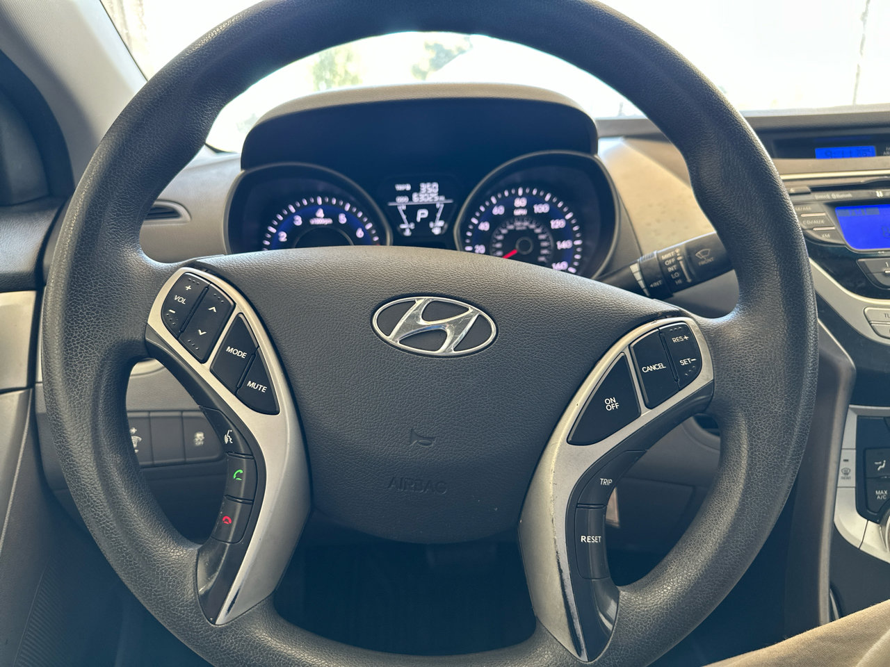 Used 2012 Hyundai Elantra GLS w/ Preferred Pkg 3 image 39