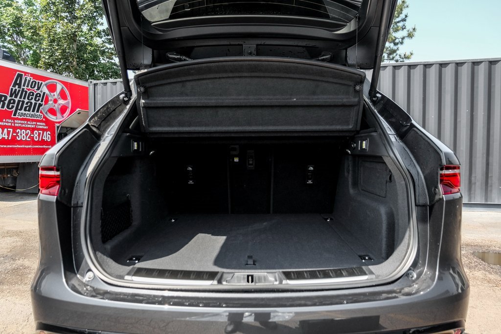 New 2026 Jaguar F-PACE R-Dynamic S image 9