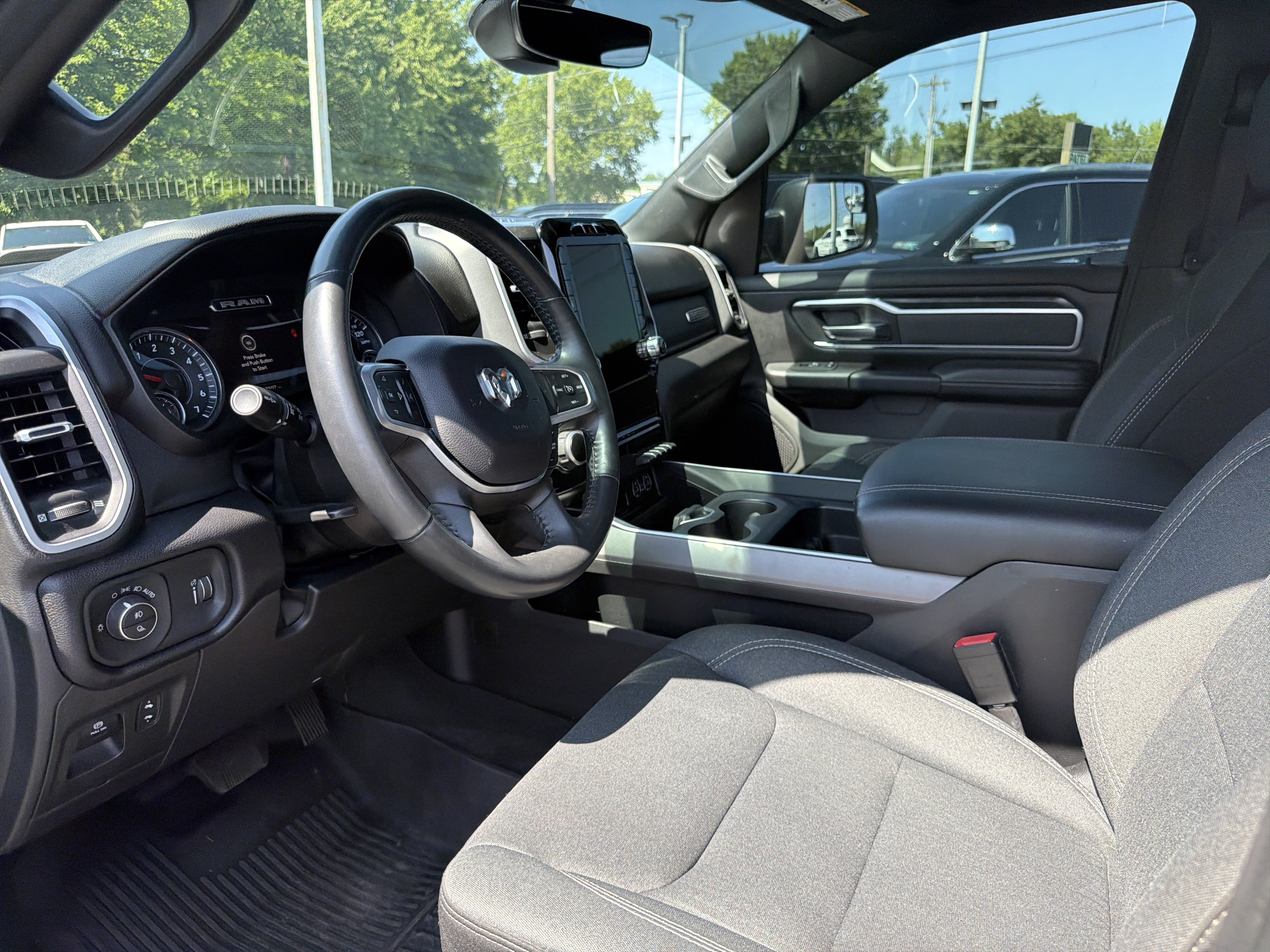 Used 2022 RAM 1500 Big Horn AWD/4WD image 16
