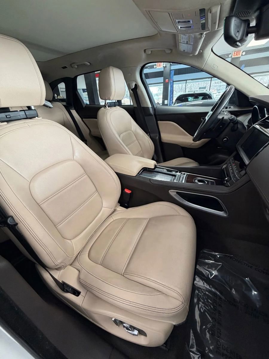 Used 2020 Jaguar F-PACE Prestige image 14