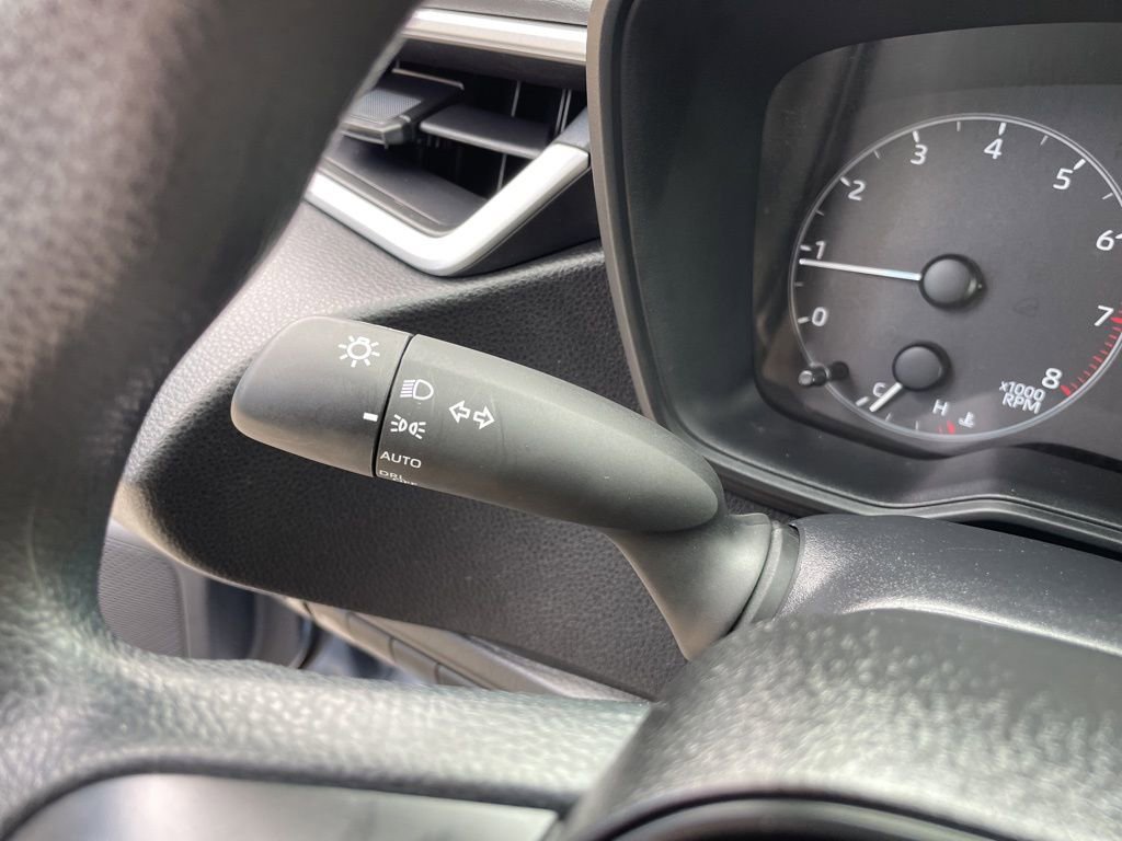 Used 2025 Toyota Corolla LE image 15