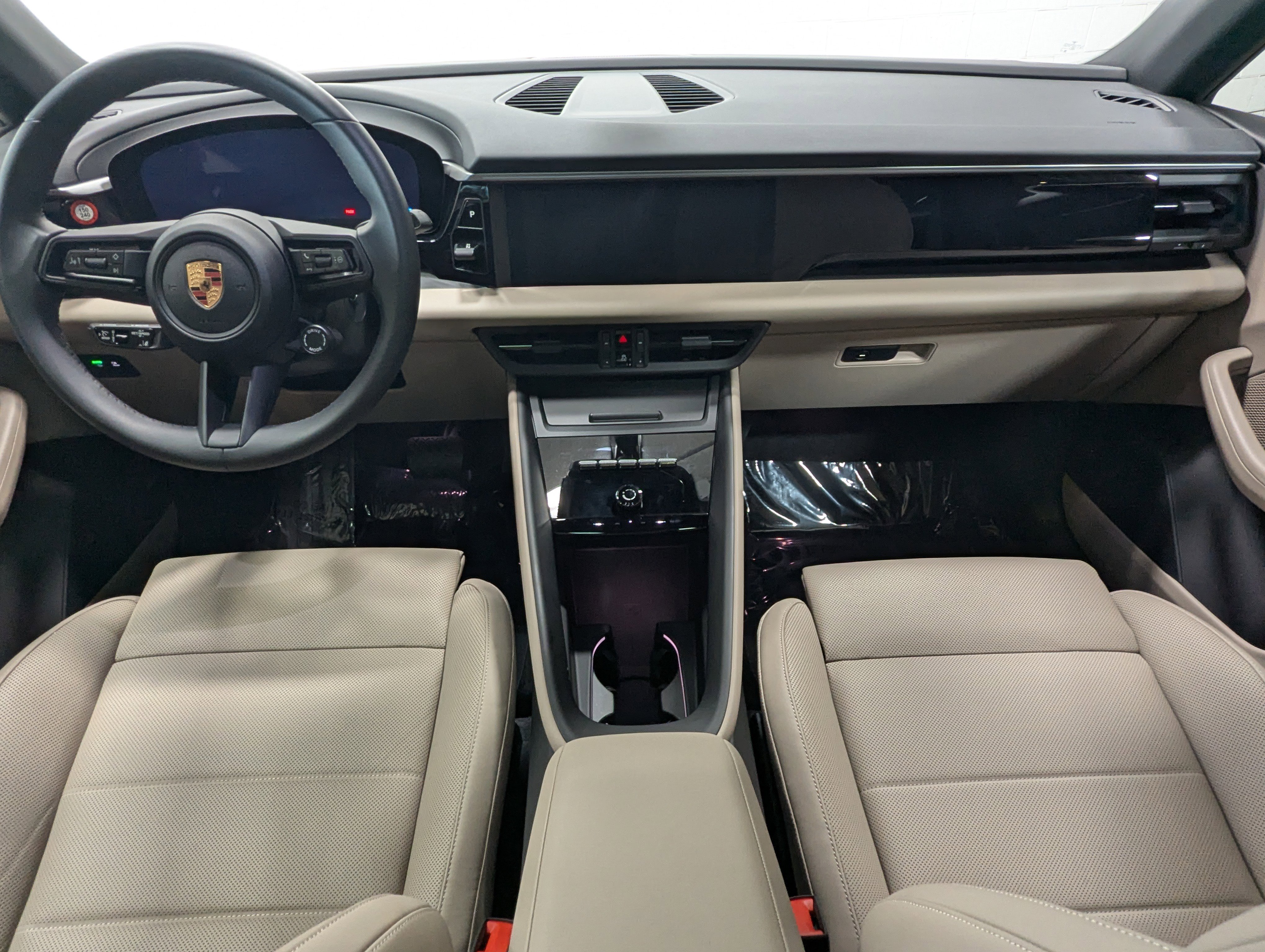 Certified 2025 Porsche Macan 4 Electric image 21