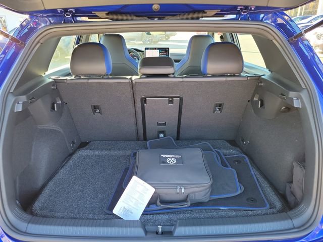 Used 2025 Volkswagen Golf R Black Edition image 10