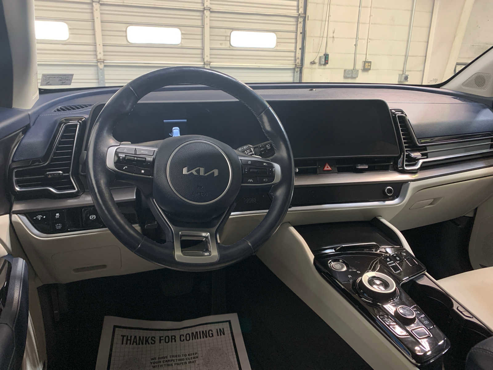 Used 2023 Kia Sportage EX image 4