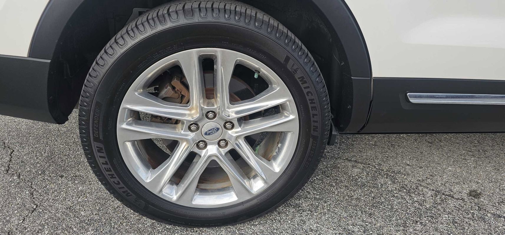 Used 2016 Ford Explorer Limited w/ Equipment Group 301A FWD image 7