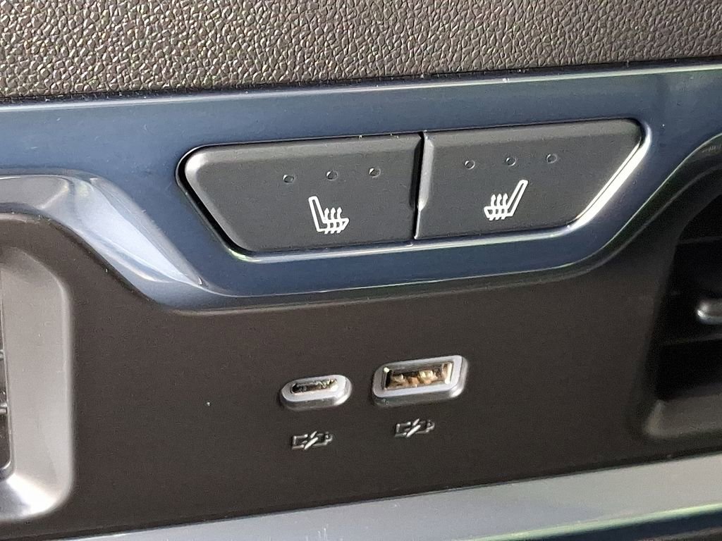 Used 2025 Chevrolet Silverado 3500 LTZ w/ LTZ Convenience Package image 13