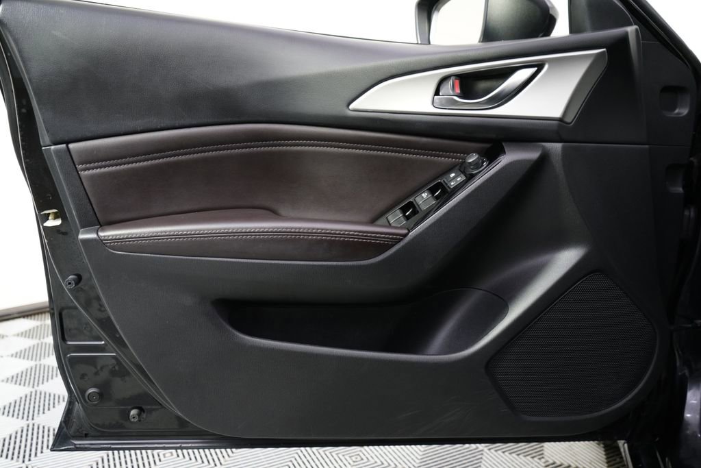 Used 2017 MAZDA MAZDA3 Touring FWD image 22