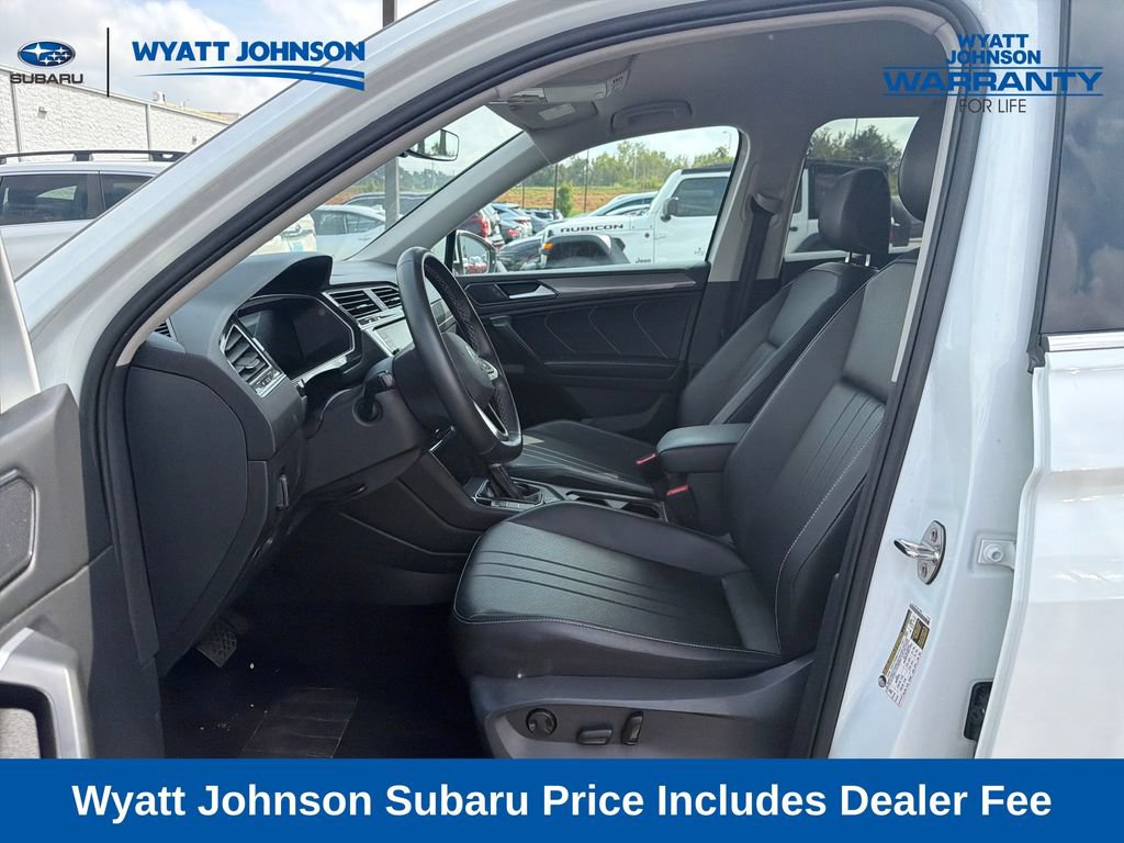 Used 2024 Volkswagen Tiguan SE AWD/4WD image 16