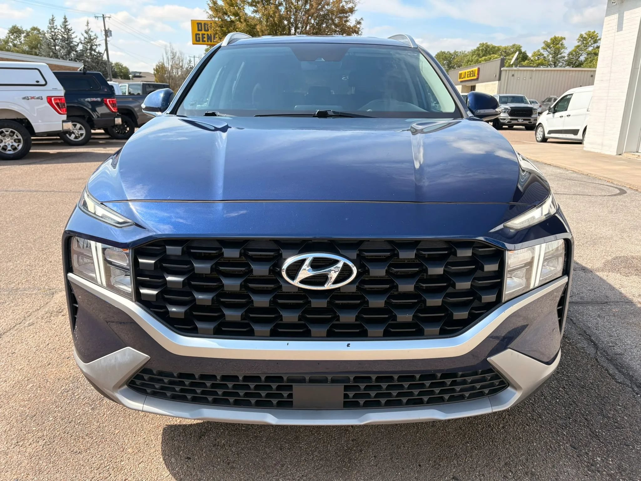 Used 2023 Hyundai Santa Fe SEL w/ Winter Weather Package AWD/4WD image 3