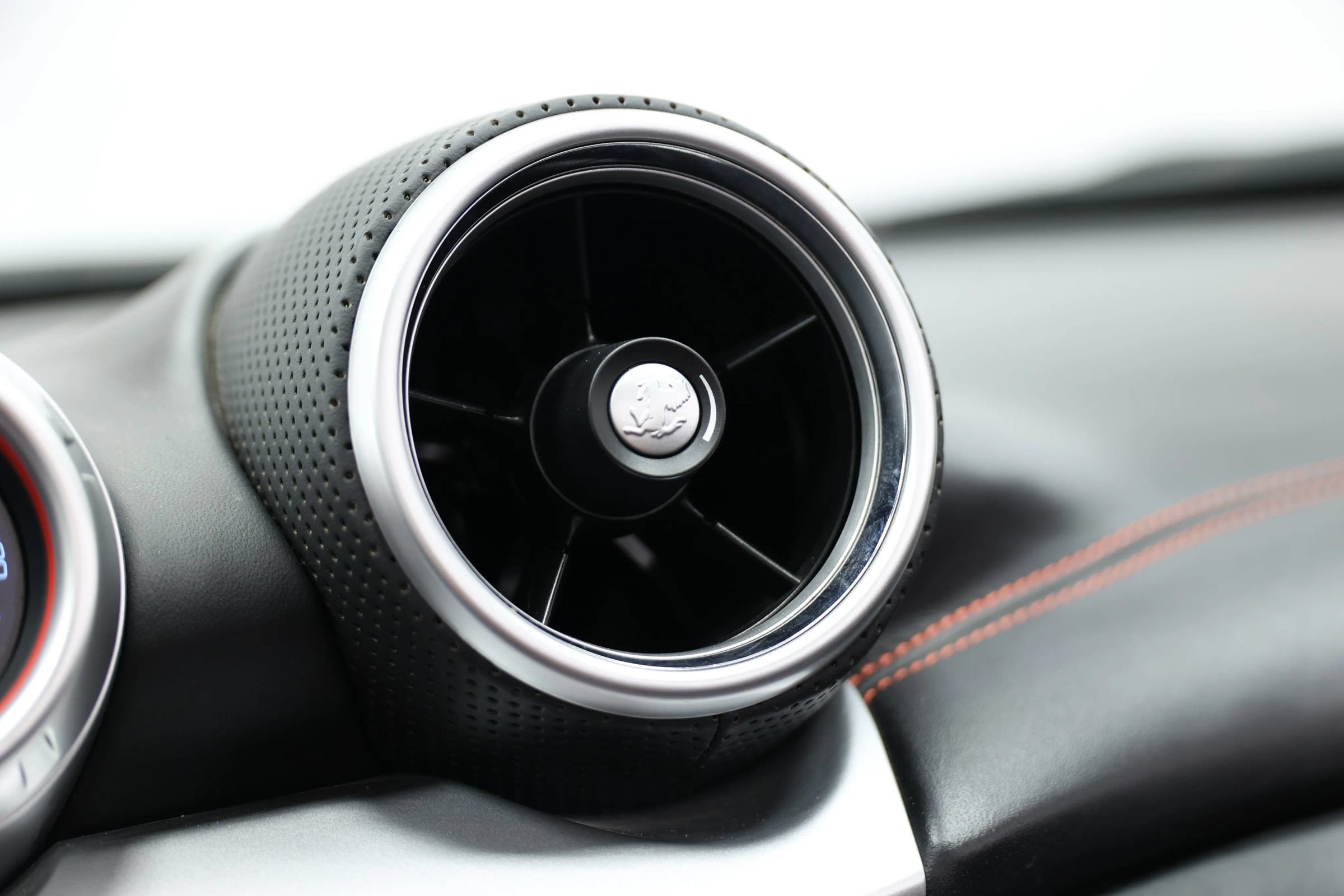Used 2017 Ferrari California T RWD image 36