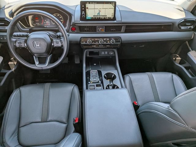 Used 2025 Honda Pilot Touring image 29