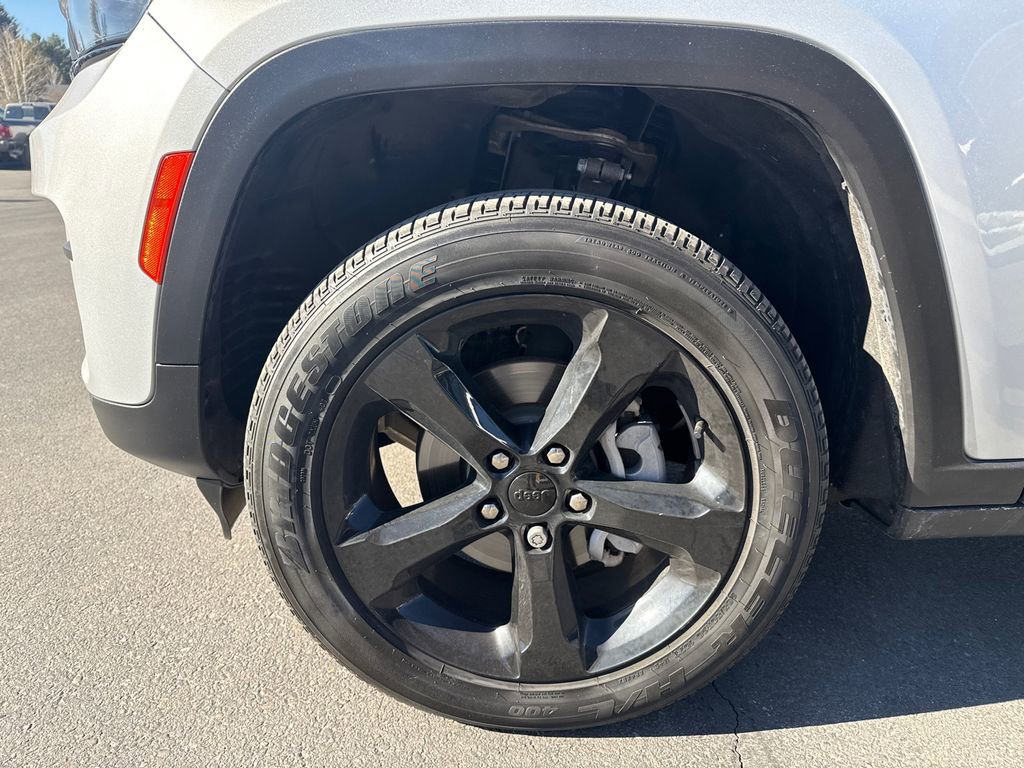 Used 2023 Jeep Grand Cherokee Altitude image 6