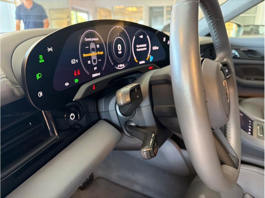 Used 2020 Porsche Taycan AWD/4WD image 30