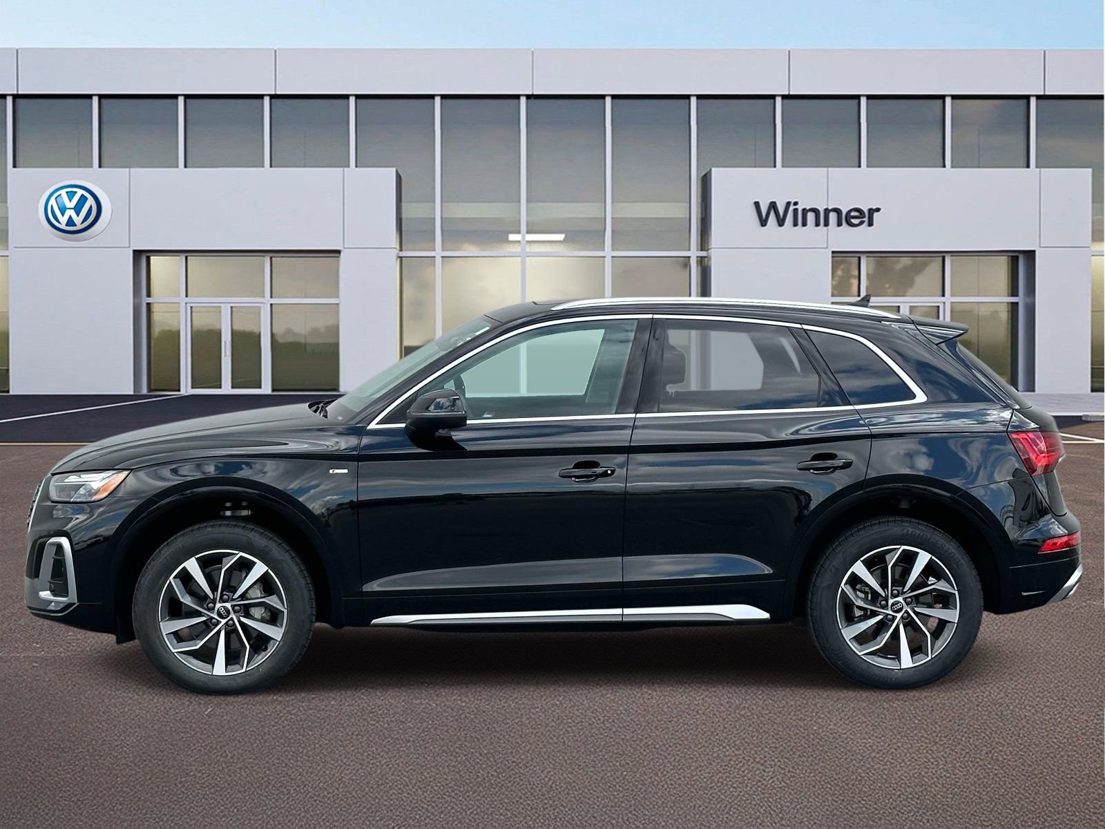 Used 2023 Audi Q5 2.0T Premium w/ Convenience Package AWD/4WD image 2