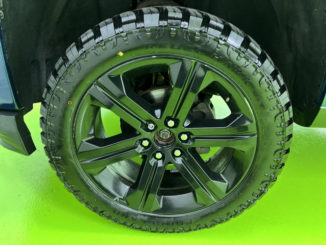 Used 2018 Chevrolet Silverado 1500 LT w/ All Star Edition AWD/4WD image 16