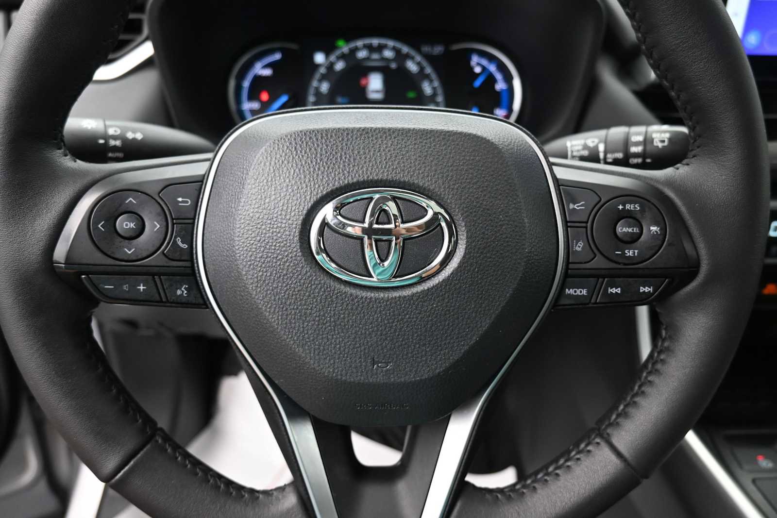 Used 2024 Toyota RAV4 XLE w/ Convenience Package AWD/4WD image 6