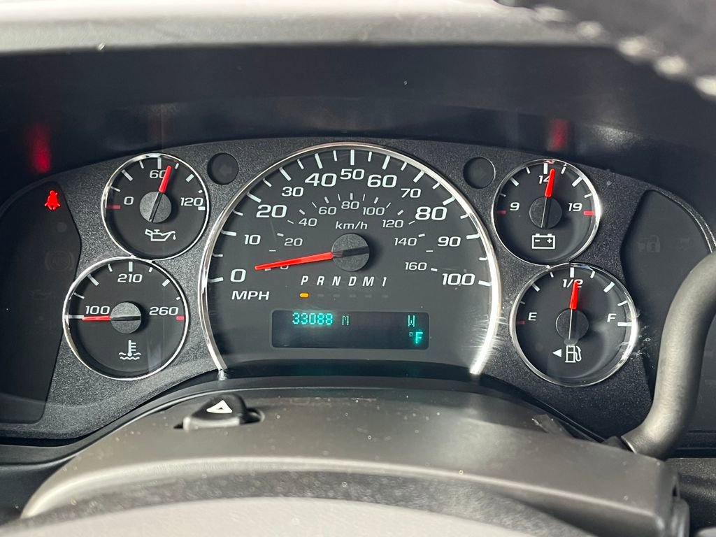 Used 2024 Chevrolet Express 3500 LT w/ LT Preferred Equipment Group RWD image 13