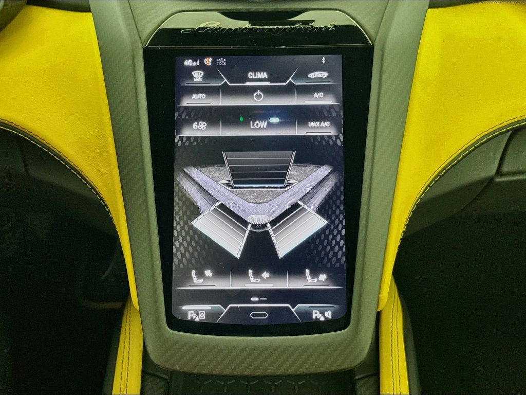 Used 2024 Lamborghini Revuelto AWD/4WD image 16