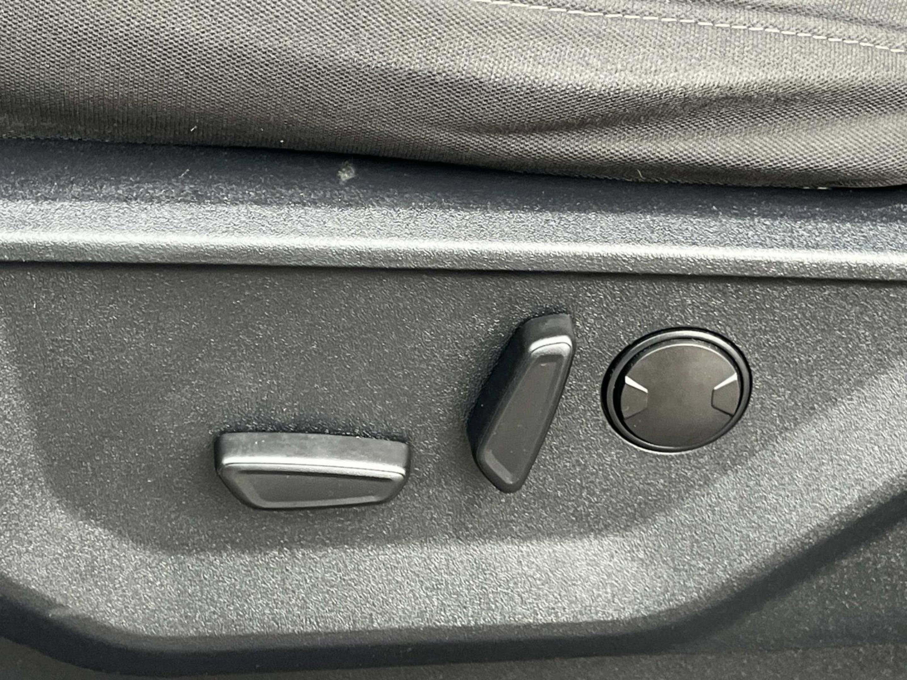 Used 2023 Ford F150 XLT w/ Equipment Group 302A High image 32