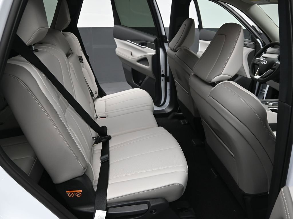 Used 2026 INFINITI QX60 Pure w/ Cargo Package AWD/4WD image 16
