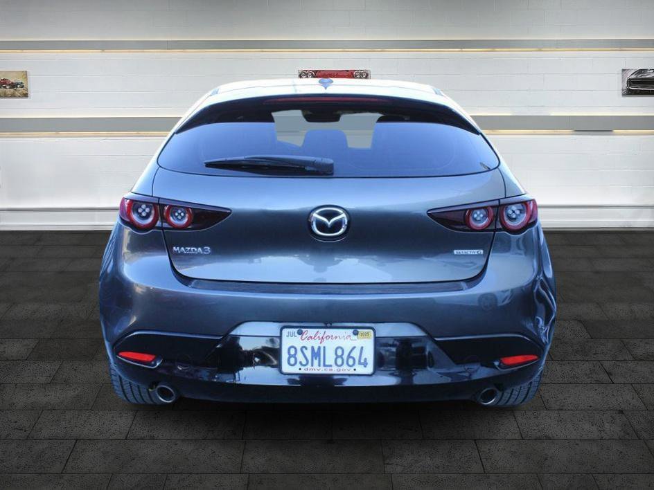 Used 2019 MAZDA MAZDA3 Hatchback w/ Premium Package image 6