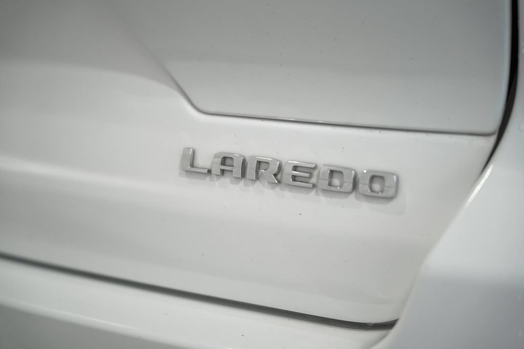 Certified 2023 Jeep Grand Cherokee Laredo w/ Luxury Tech Group I AWD/4WD image 7