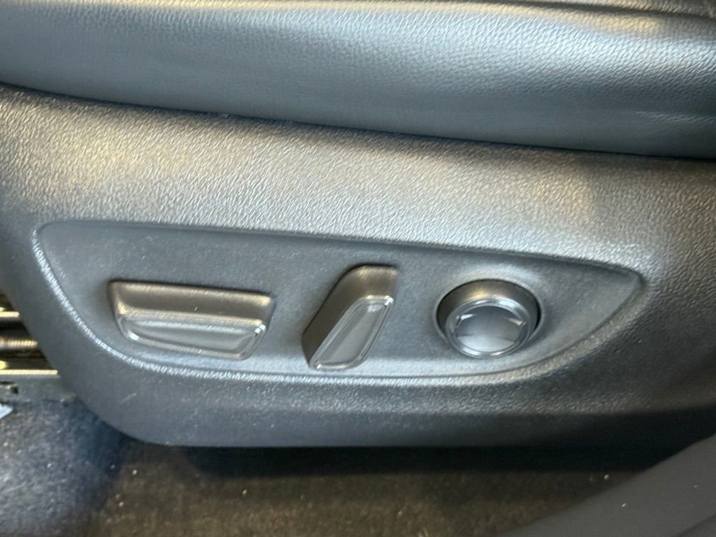 Certified 2023 Toyota Highlander XLE image 21