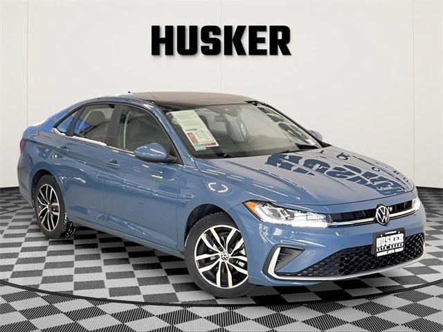 Used 2025 Volkswagen Jetta SE