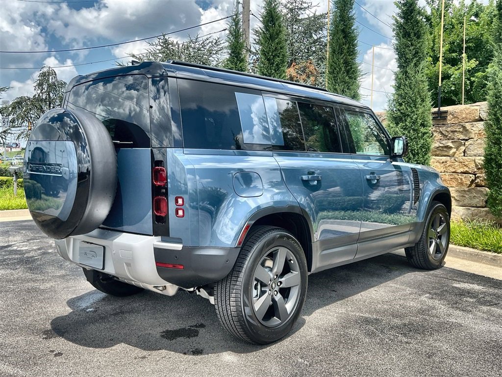 Used 2025 Land Rover Defender 110 S image 5