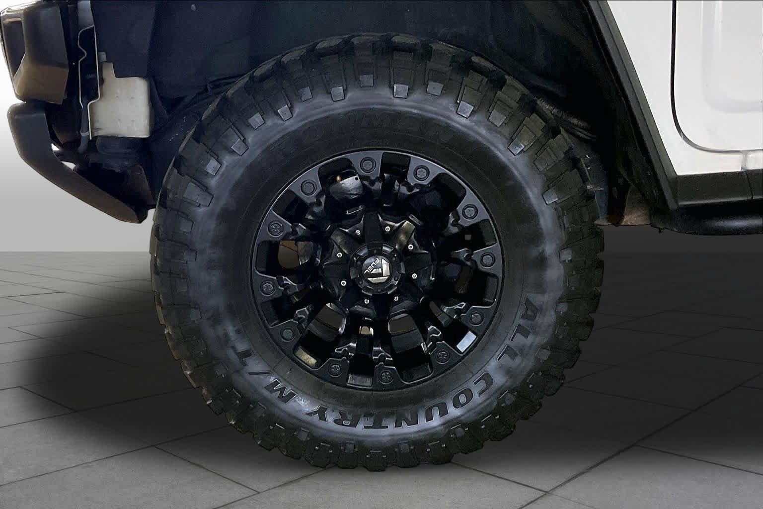 Used 2003 HUMMER H2 w/ Preferred Equipment Group AWD/4WD image 9