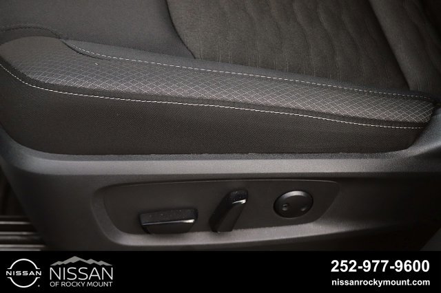 Certified 2026 Nissan Pathfinder SV FWD image 17