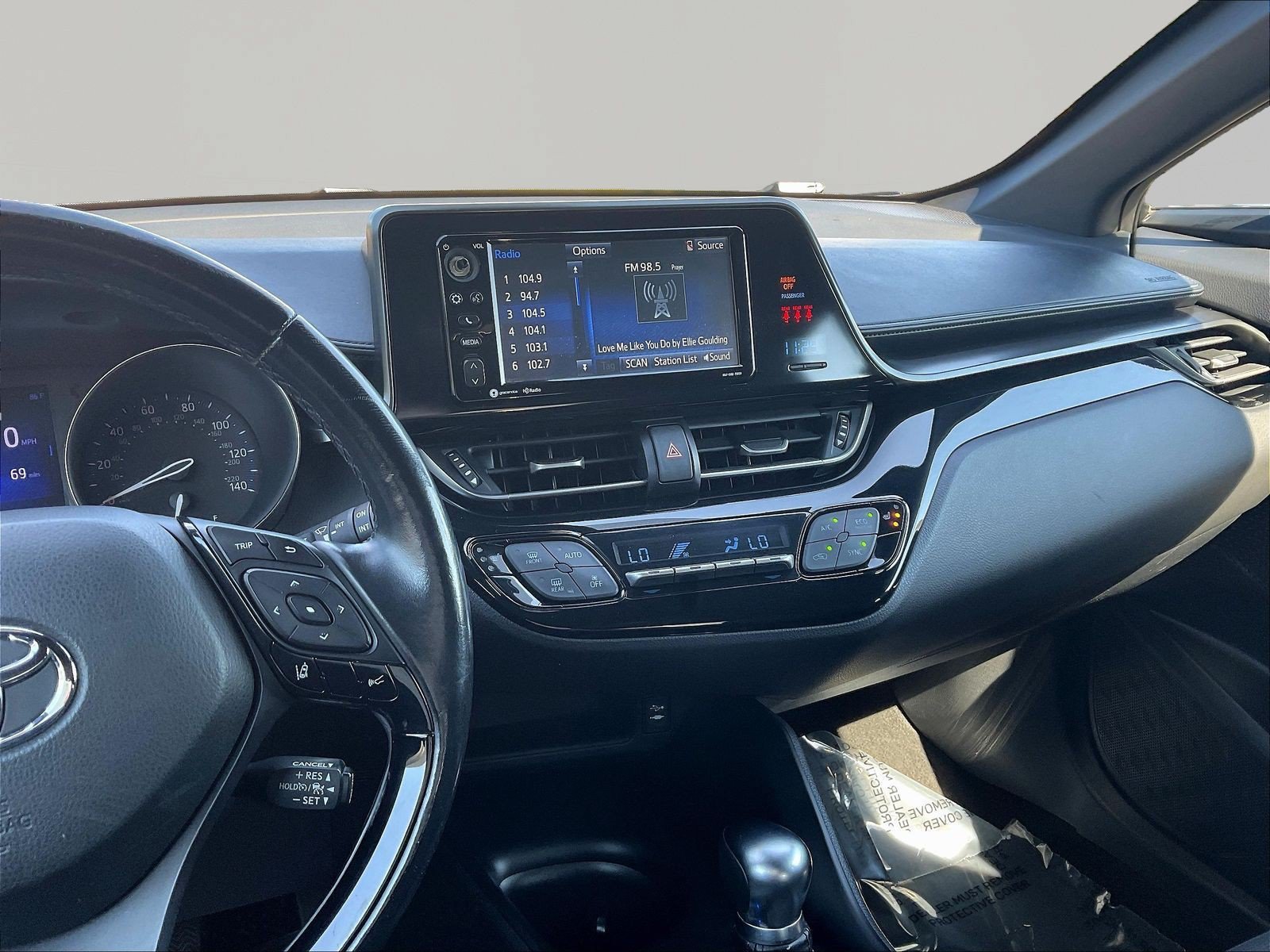 Used 2018 Toyota C-HR XLE FWD image 9