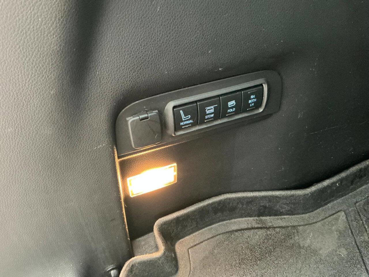 Used 2014 Ford Explorer Limited w/ Equipment Group 301A image 23