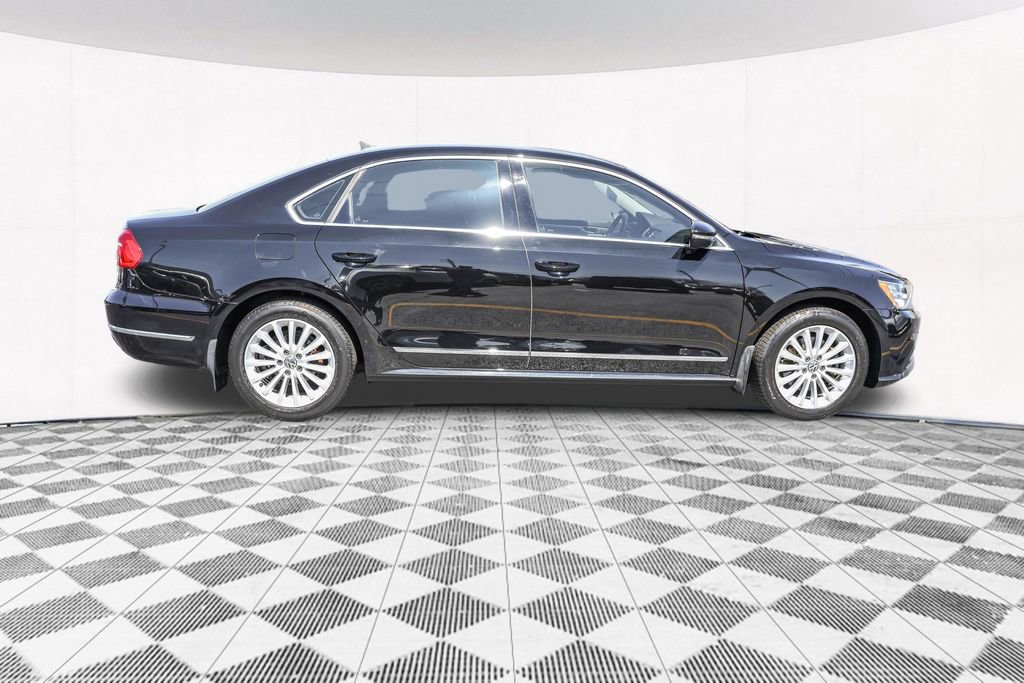 Used 2016 Volkswagen Passat 1.8T SE image 11