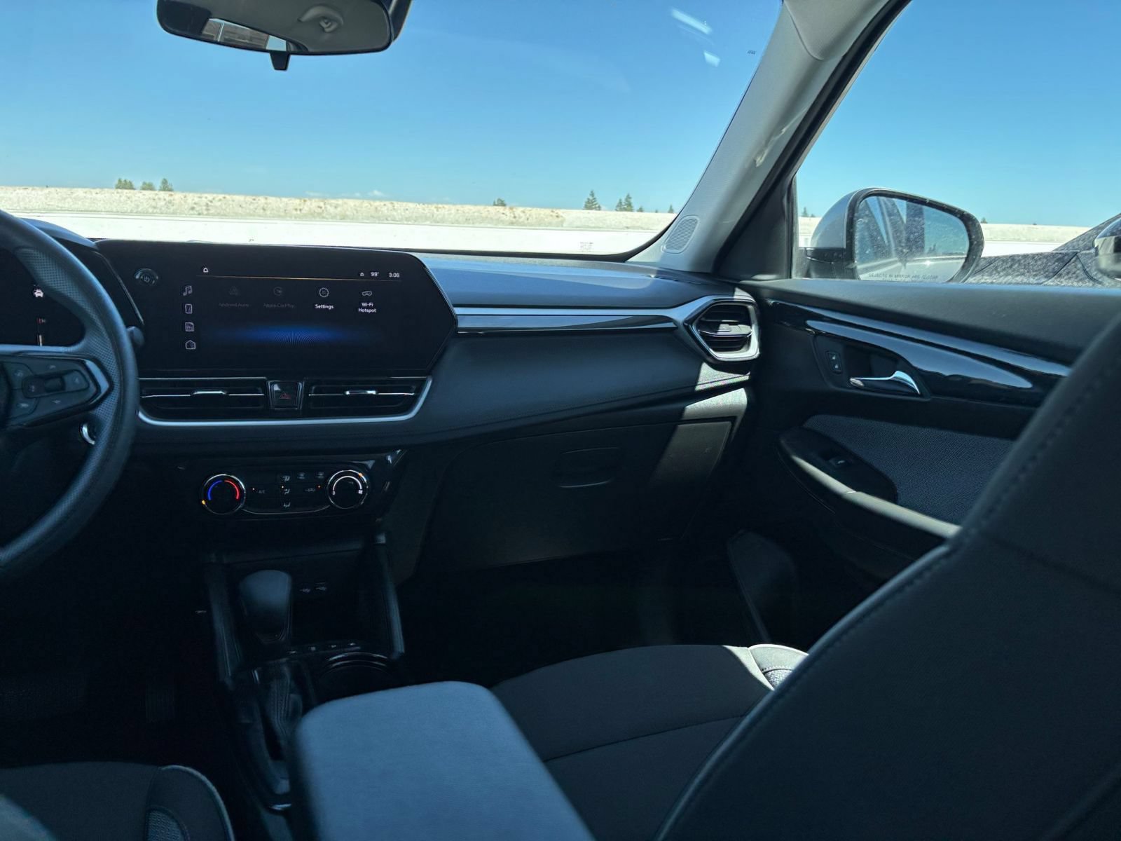 Used 2025 Chevrolet TrailBlazer LT FWD image 35