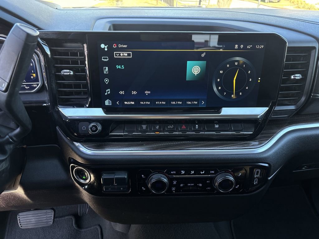 Used 2025 Chevrolet Silverado 2500 LT w/ Convenience Package AWD/4WD image 17