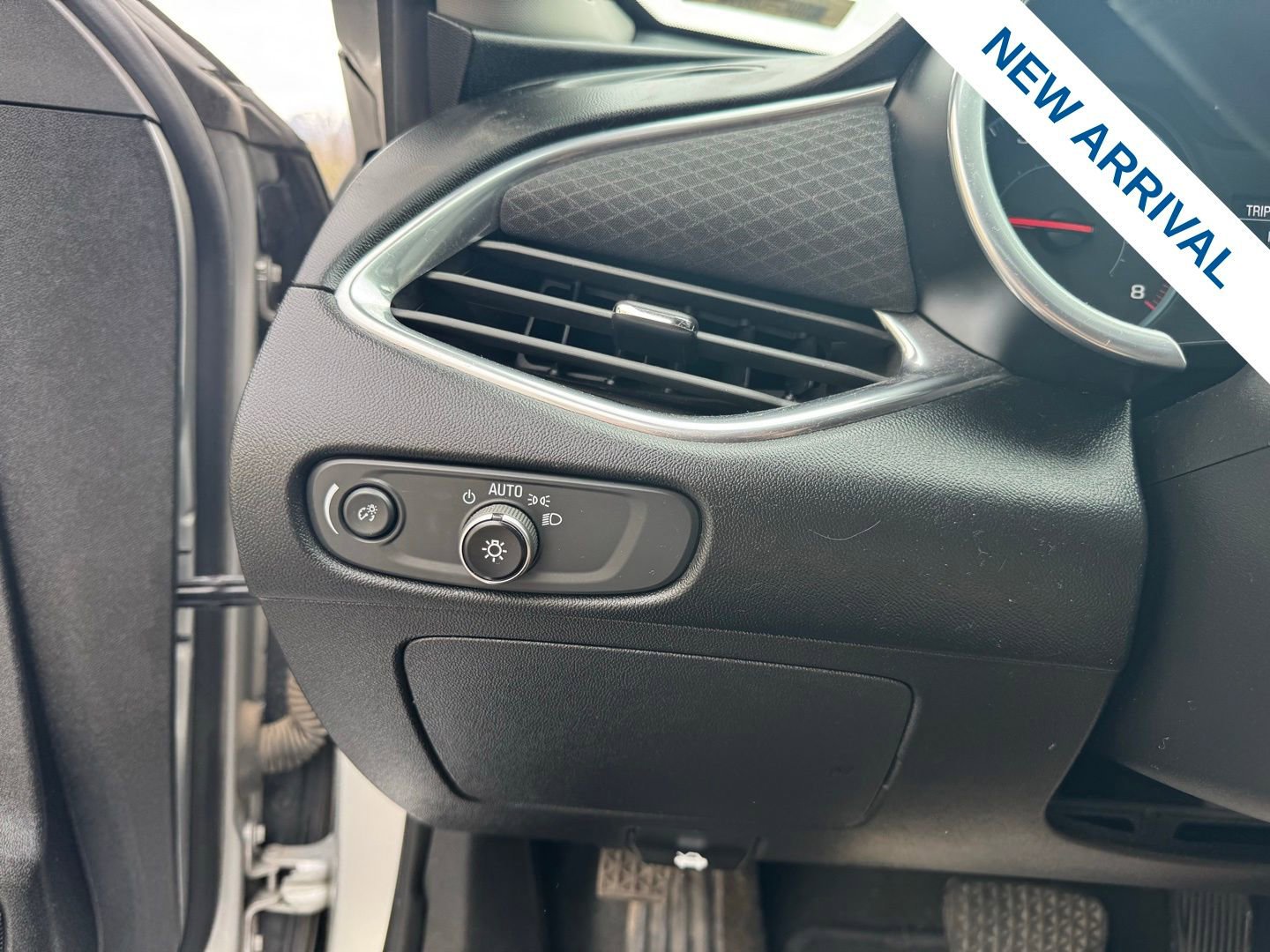 Used 2021 Chevrolet Malibu LT image 18