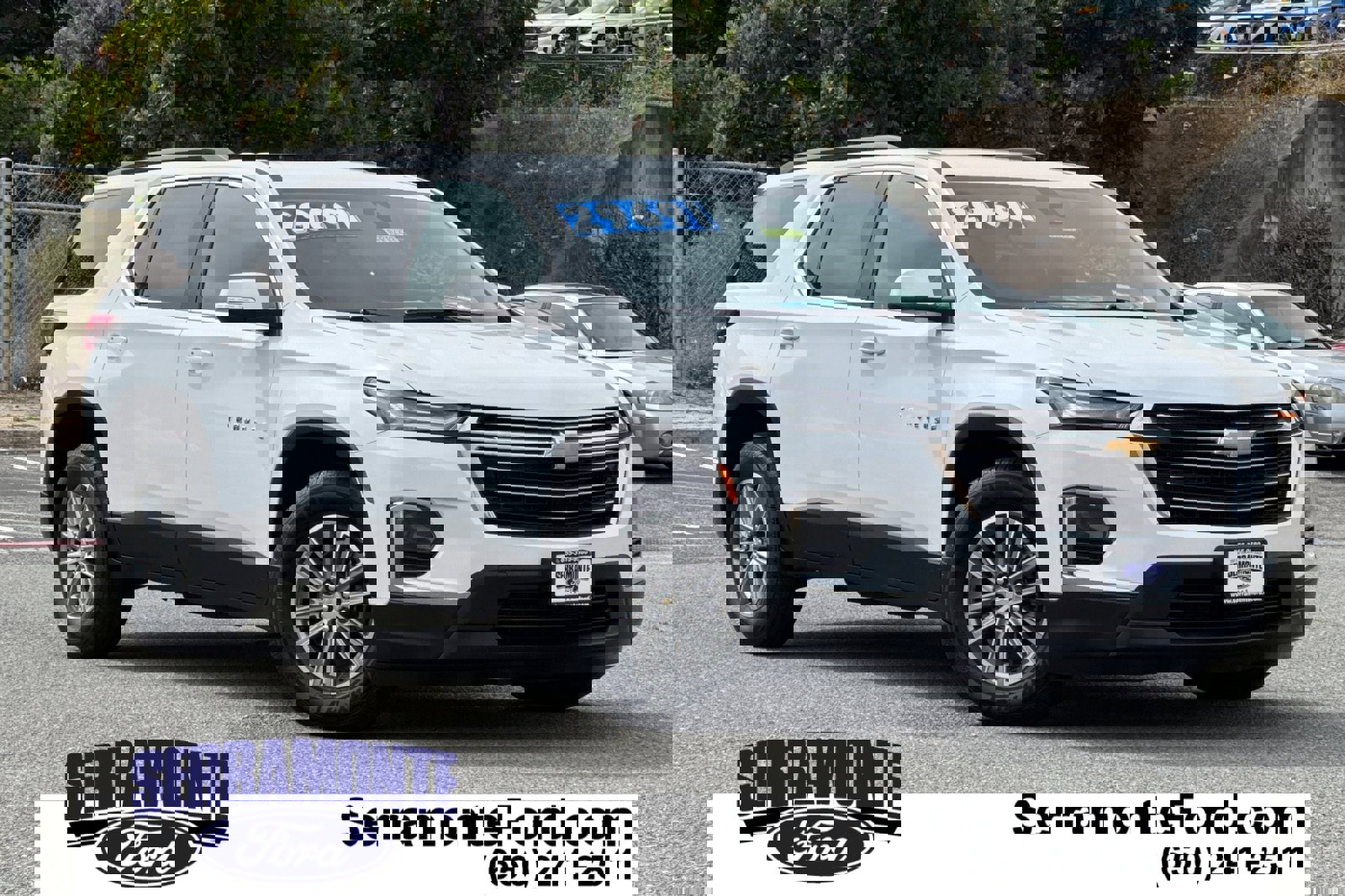 Used 2023 Chevrolet Traverse LT