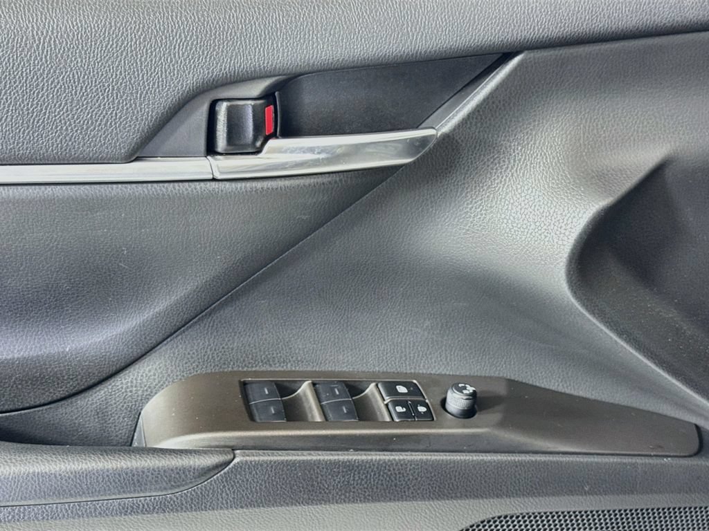 Used 2023 Toyota Camry SE w/ Convenience Package FWD image 15