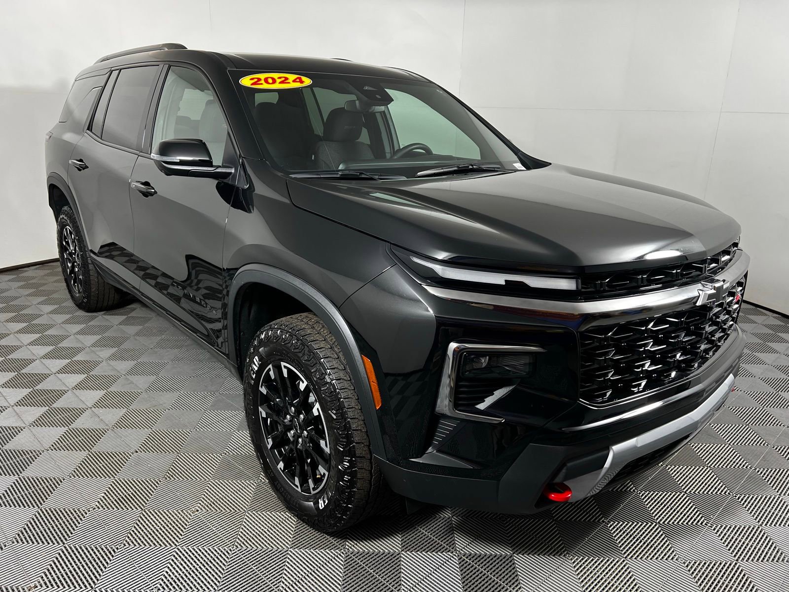 Used 2024 Chevrolet Traverse Z71 w/ LPO, Floor Liner Package image 3