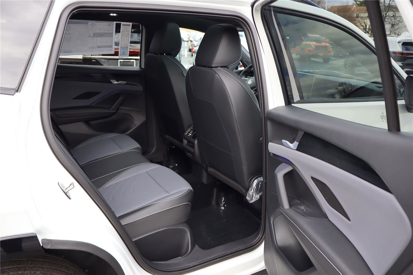 New 2026 Volkswagen Tiguan SE R-Line image 31