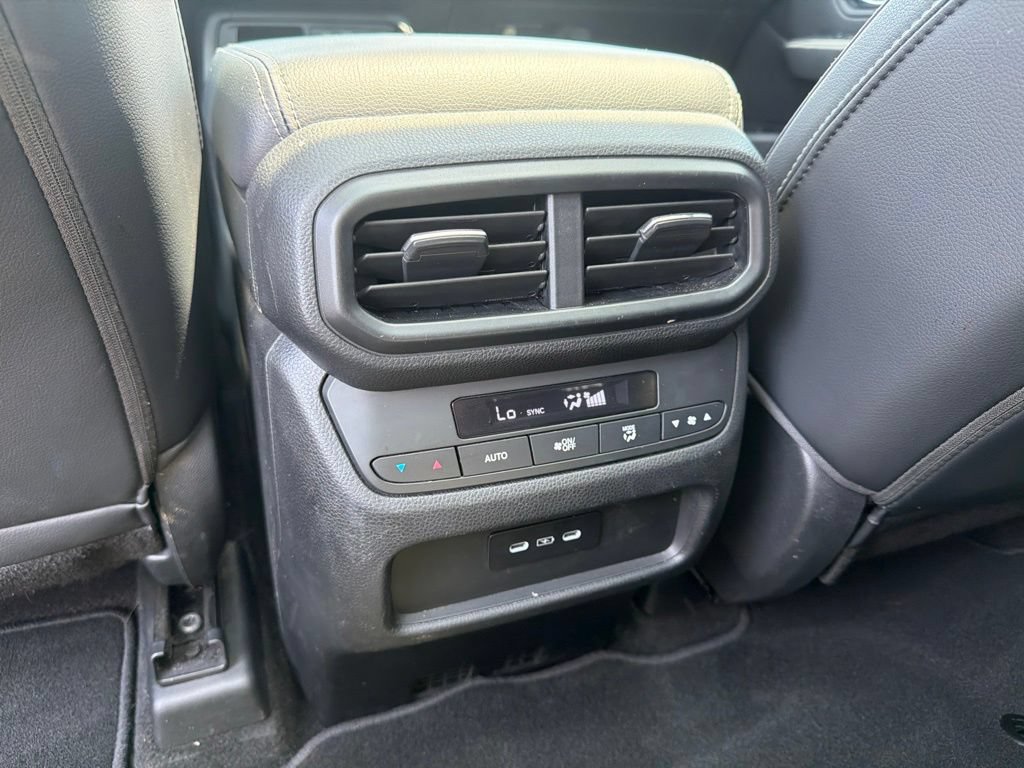 Certified 2025 Honda Pilot Touring image 37